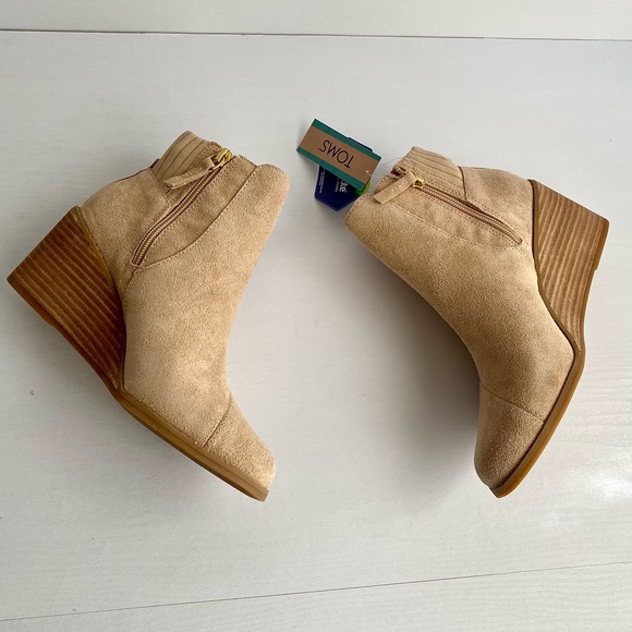 ✨New TOMS Sadie Suede Wedge Booties Sand Beige Size 7 - Picture 6 of 12